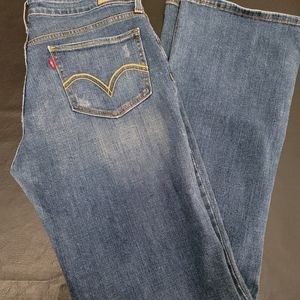 Womens low-rise levis jeans